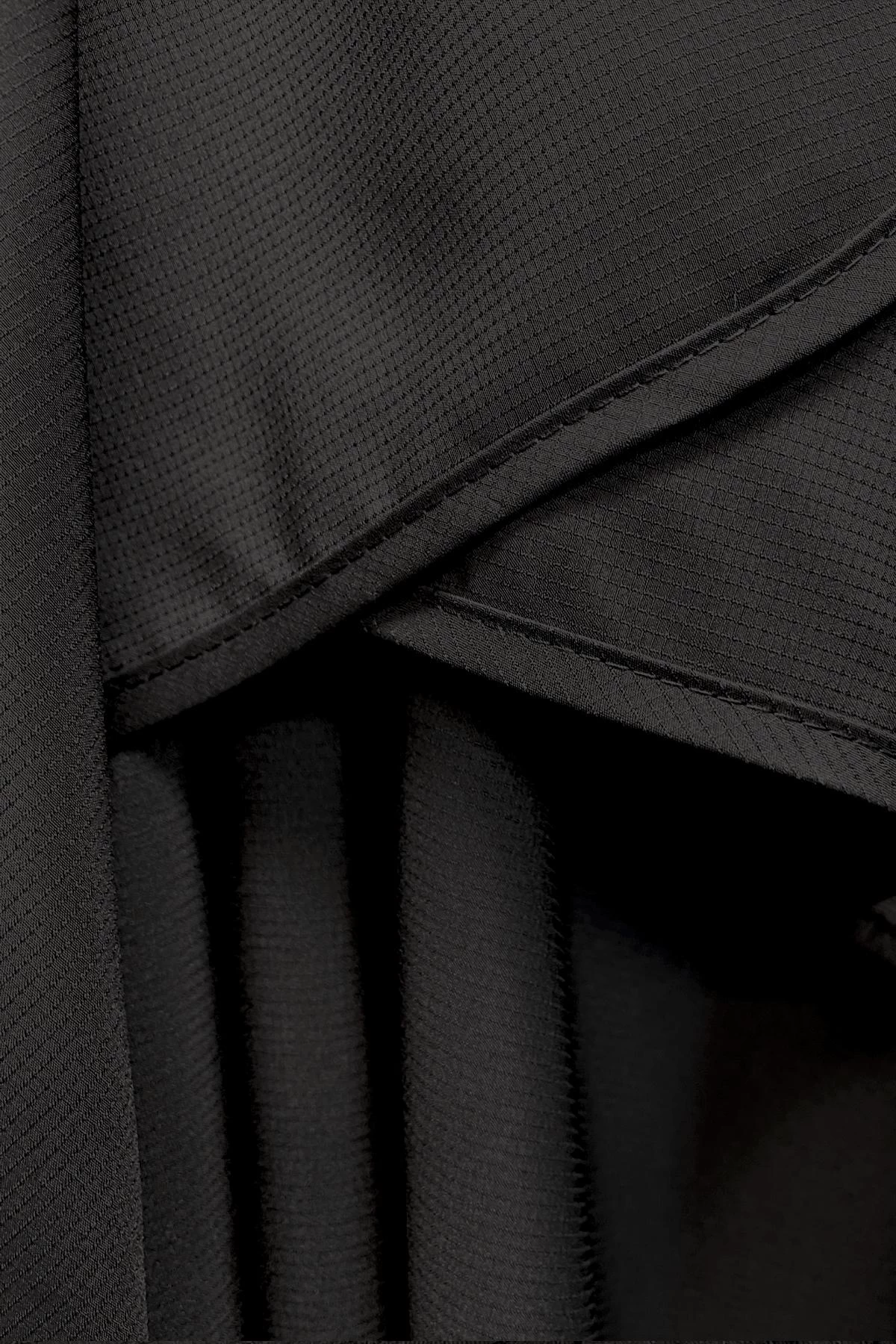 BARBER STRONG - The Hands-Free Barber Cape - Solid Black 10 BARBER STRONG - The Hands-Free Barber Cape - Solid Black - Image 8