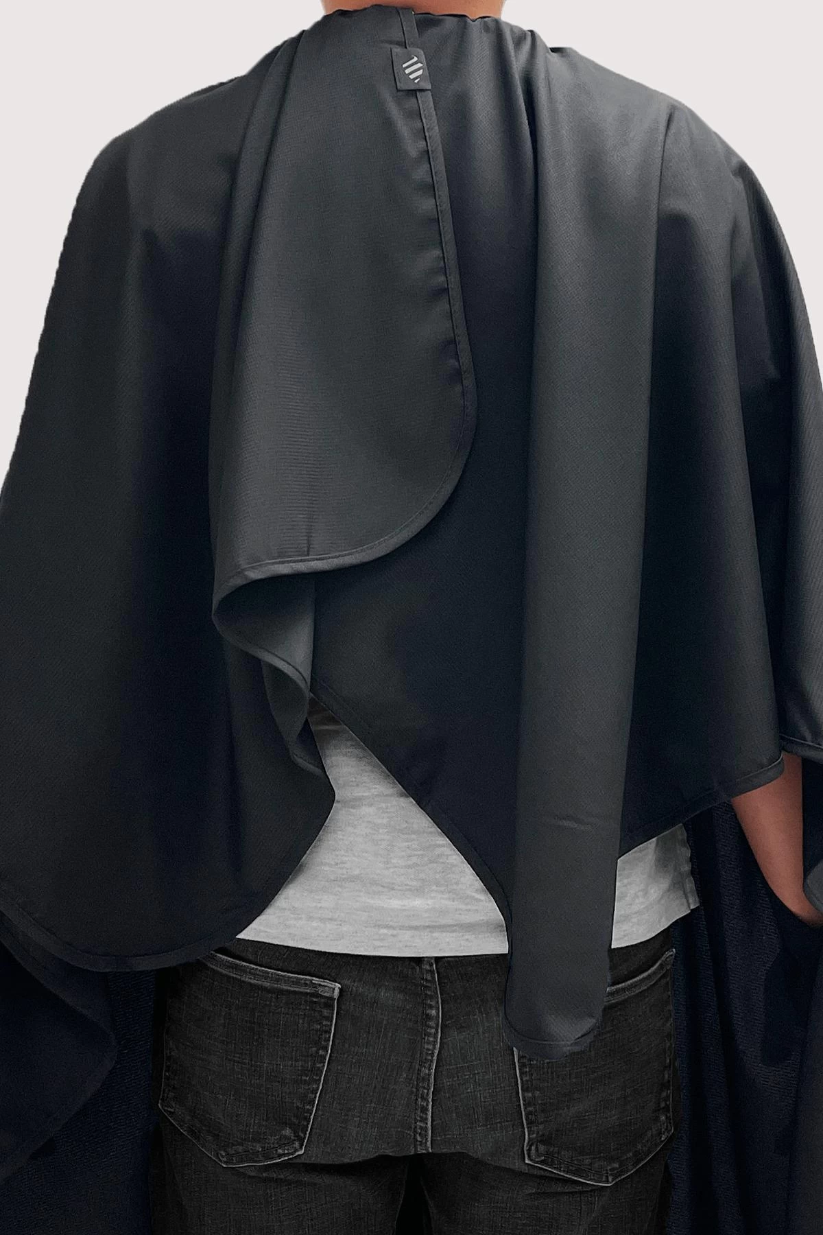 BARBER STRONG - The Hands-Free Barber Cape - Solid Black 8 BARBER STRONG - The Hands-Free Barber Cape - Solid Black - Image 6